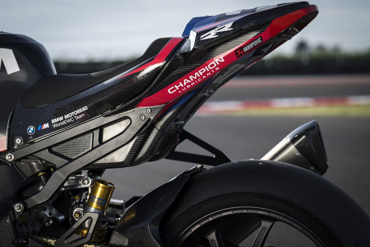 DueruoteTG #238 - Abbiamo guidato in pista la BMW che corre in SBK! 